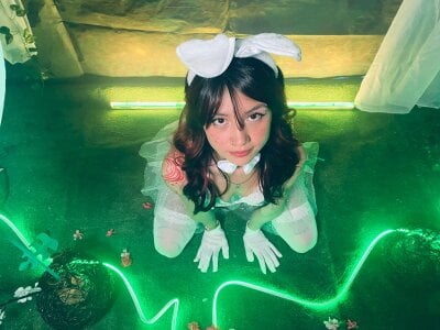 april_bennett In a few days I'll be back with new Halloween photos. Pic 2