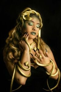 Trick or treat🎃… You decide 😈 de KYLIE_JONES6  Imagens