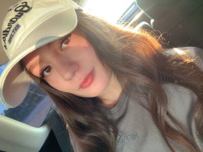 Emy_jonesss Public Pic 8