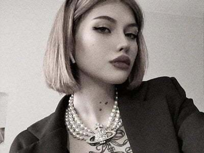 Jasmi_Yets Public Pic 7