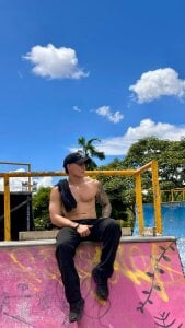 _joansoto 🛹 Pic 3