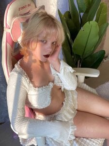 Emily_relish Sunny vibe Pic