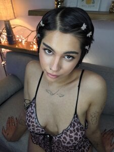 LoraShines New Photos ♥️ 사진