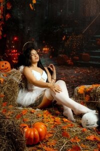 lizziemontana2 👻Trick or kiss?🎃 you choose.😈 Gambar 5