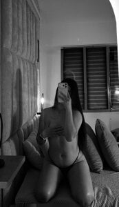 Amy-Saenz BLACK AND WHITE ♥ Pic 3