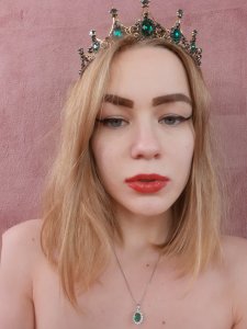 Jana-Bella Queen Moments Pic 6