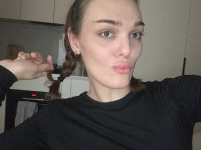 EmiliaRhodes Public Pic 2