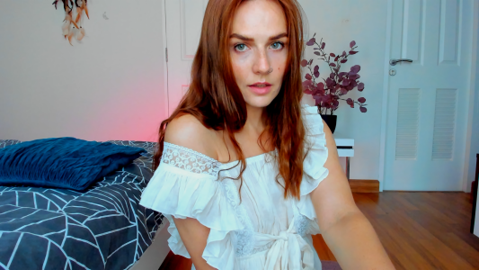 BritneyHall Public Immagine 