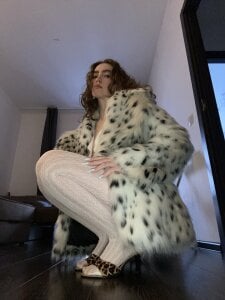 purity_ring__ Public Pic 5