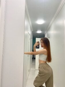 luna_young Public Pic 9