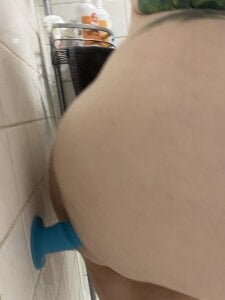 sylviahhh Anal prep in the shower. Vids available Pic