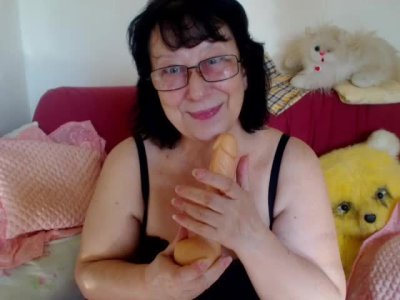 Lady_Mature MEMBER WHO ORDERS ANYTHING FROM TIP MENU WILL GET A PHOTO OF THIS SHOW FREE. THIS WILL BE SELECTIVE. Pic