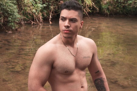 Noah_Swagger_ Woodcutter Pic 2