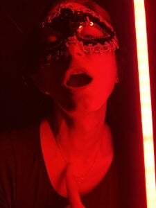 AngelXBuZz Soirée chill rouge Pic 6