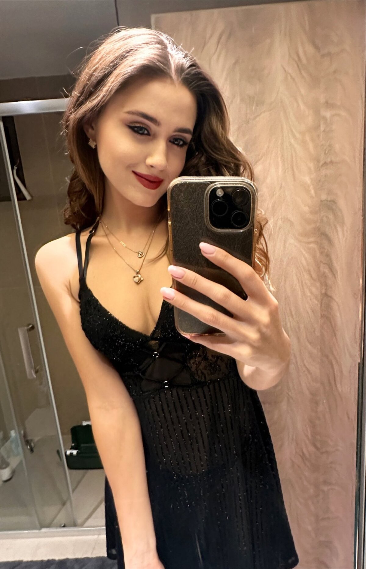 discover-trending-posts-by-top-webcam-models-nangi-live-cams