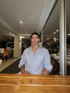 TianBrooks Too close… or not close enough? 🔥😏 Kuva 8