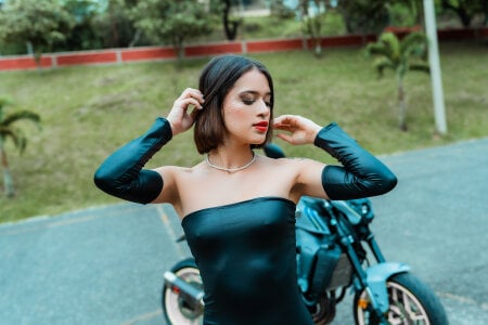 Zoe-Walzer Shall we take a ride on the motorcycle? Pic 5