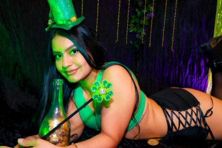 AlmaRose_ Green Goddess Vibes 💚👑 Pic