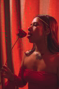 Isabella_Flowers I want you to take off my clothes petal by petal❤🌹🌹 Pic 6