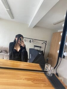 dolly_ll Public Photo 5
