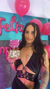 ReinaCuellar Happy Birthday queen Pic