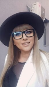 Cougar_Milff Myra Gambar