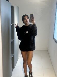 Ema_Rose_ Do you like to train? 사진