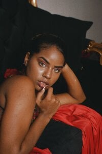 Adhara Brown de AdharaBrown  2 Imagens