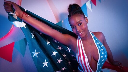 MichaelaCox 4 of july Pic 4