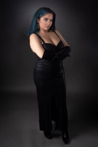 Kiara_Cruz__のsexy dressの 4枚の写真