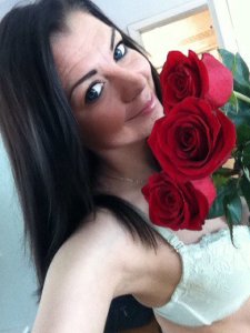 ArianaReed Public Pic 2