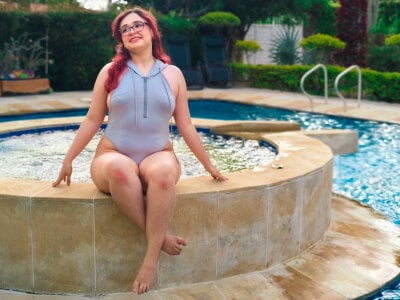 in the pool de AlannisSweet  4 Imagens