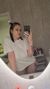 Mirela26 Look at meee Pic