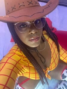 HannaaGates I can be your cowgirl? 🤠🔥 Pic