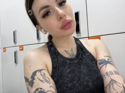 Eva_Sonic gym outfit Pic