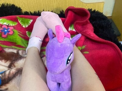 Hannah_xBaby legs &feets 👣👣👣 Pic 3