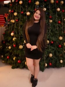 Amelie_Rousell Merry Christmas 2025 Pic 2