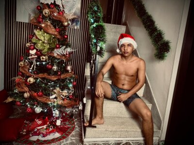 antonycres merry christmas Pic 2