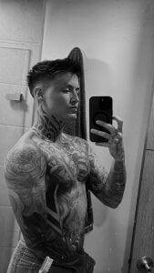 Chrissblack: Public ( 2 фото)