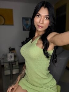 malejabenzz Luck is on your side... and on my skin 🍀💋 Pic