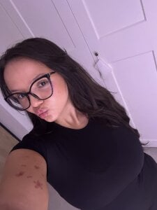 CelesteBailey Just me Pic 9