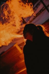 Obsidian_mistress between smoke and fire Pic 2