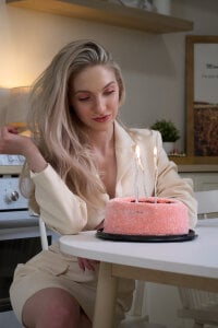 Emilly_Hart Happy birthday 🎉 Fotka 2