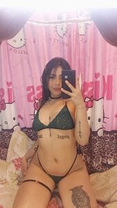 EmylyTaylor_FG Me and my innocence 🌺 Pic 2