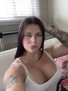 KevieWantsABoobJob Public Pic 4