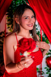 NaomyRivera Valentine Under My Command 💋🌹 Pic 2