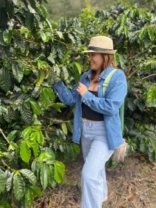 Gretten_wright Walking through the countryside and learning more about coffee🌦️ Poză 6