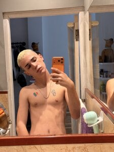 Cristian_Delgado Before showeR Pic 4