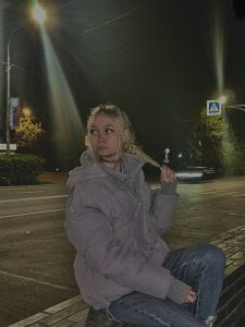 BeliaFrobish Public Pic 5