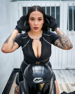 Victoria_Collinns I ride. You follow 🏍️ 사진 3